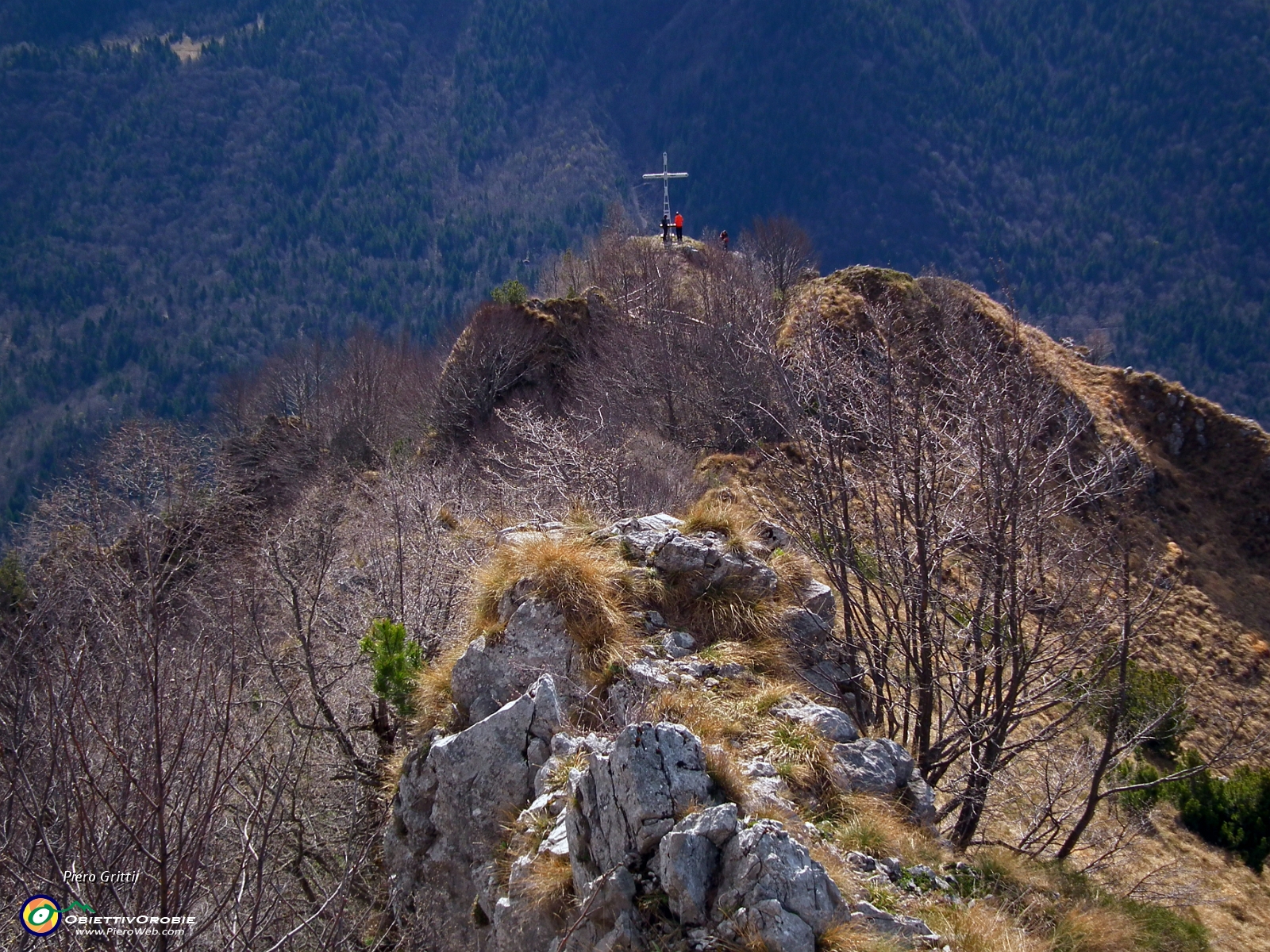 47 Scendo dalla cima alla croce....JPG